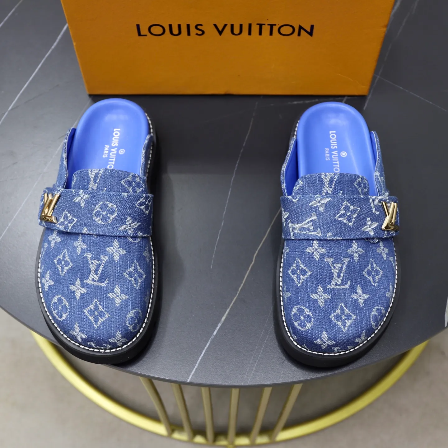 Ex-factory price 420💰 Lv. Popular men's slippers hot sale 🔥 🩴Official website one to one production 38-45 sizes 45 46 🉑️Customized!